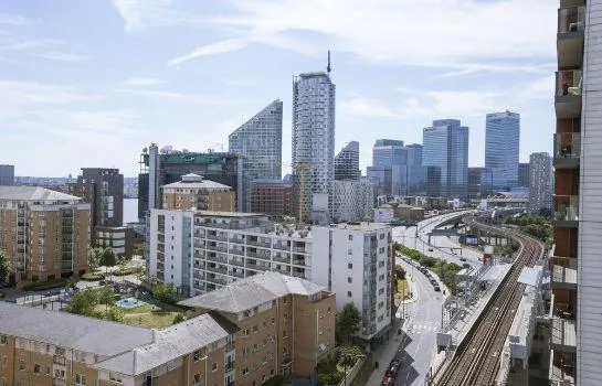 Beautiful Apartment In Docklands - Image 1