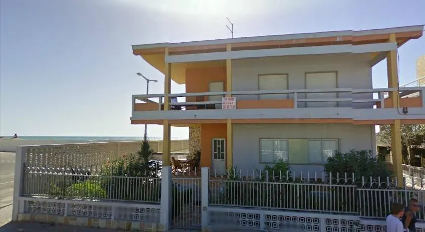 Faro Beach Apartments - Image 1