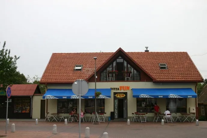 Alonges Guest House - Image 1