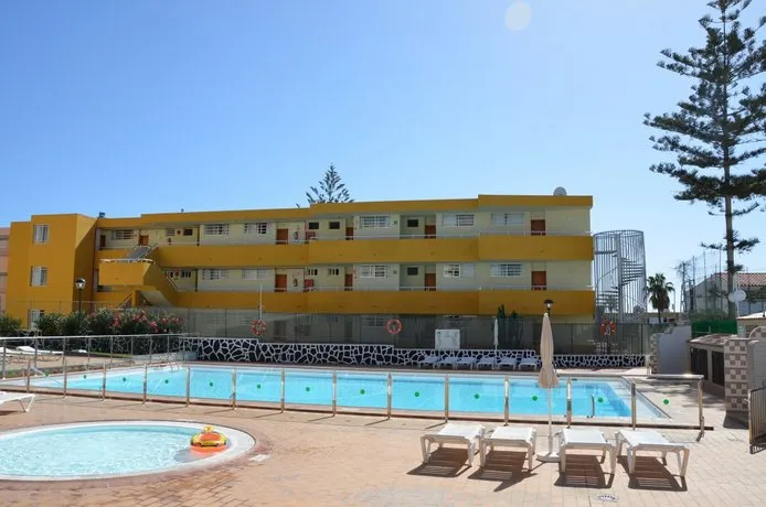 Los Cactus - Image 1