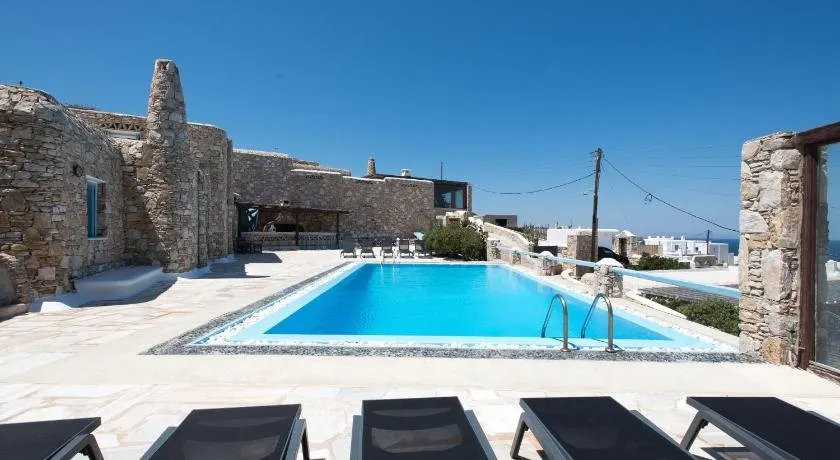 Villa Boufla Jacuzzi - Image 1