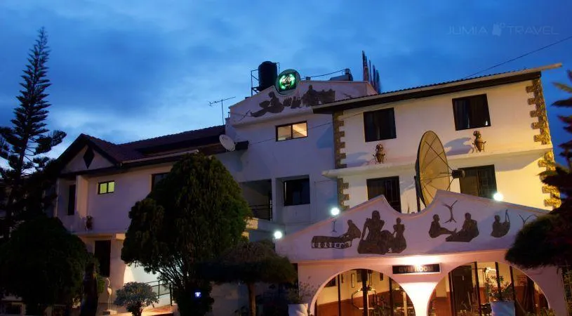 Hill View Hotel McCarthy Hills - Image 1