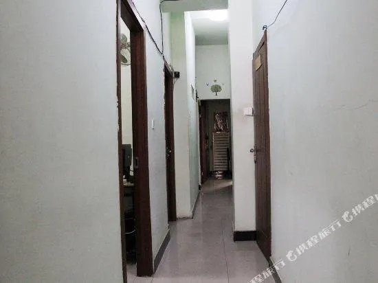 CHENXING HOSTEL - Image 1