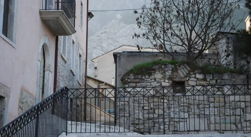 Dora & Giannina Locanda In Taranta - Image 1