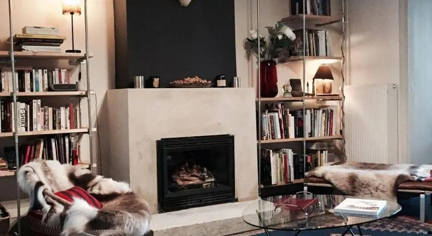 appartement stylé dans maison bourgeoise - Image 1