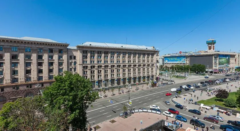 Kiev Apartment Kreschatyk - Image 1
