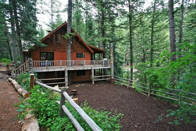 Conifer Creek 4 Bedrooms 2 Bathrooms Cabin - Image 1