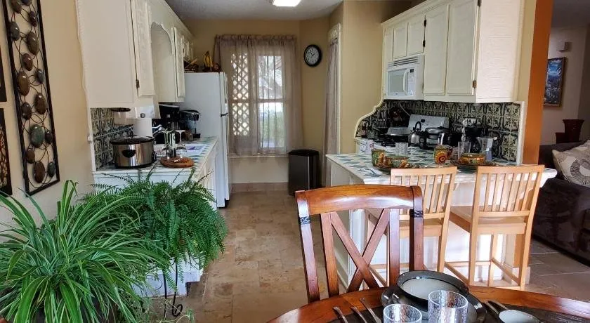 Larry's Place - Image 1