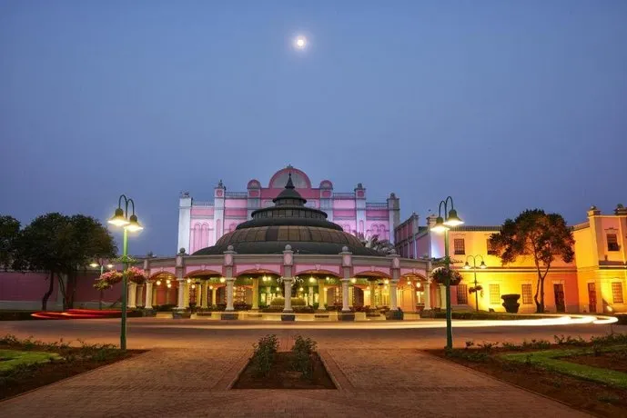 Carousel Hotel and Casino - Image 1
