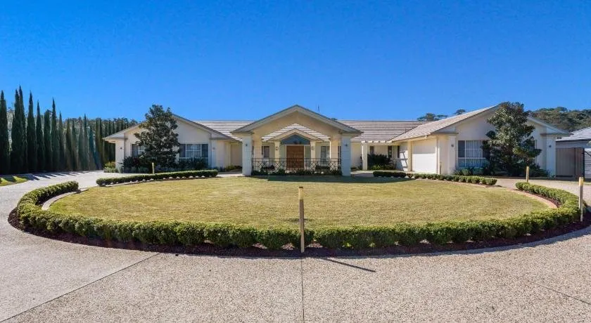 One Mile Mansion - Private Coastal Retreat FREE FAMILY ADVENTURE PASS - Image 1