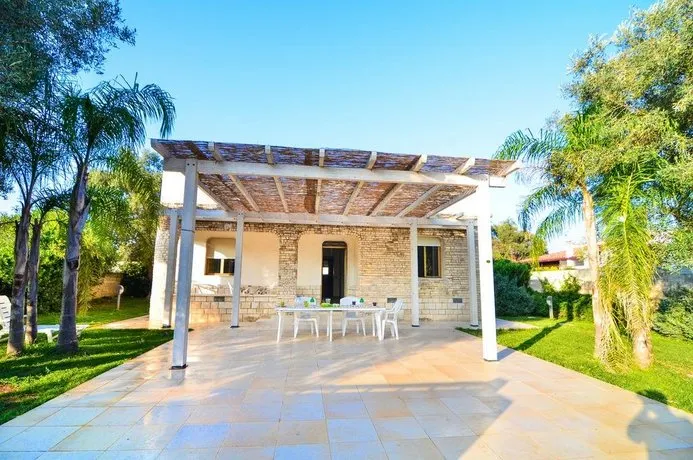 Villa Nadia con Piscina nel Boomerang Village a Torre Colimena - Image 1