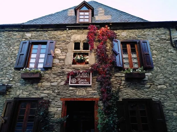 Hostal Plaza Garos - Image 1