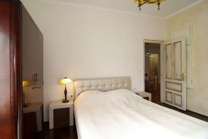 Art Guest House Vintage - Image 1