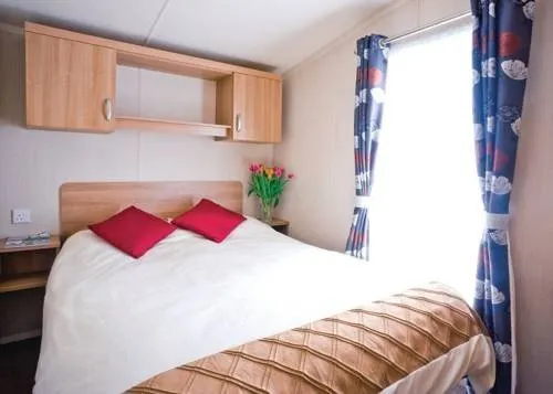 Andrewshayes Holiday Park - Image 1