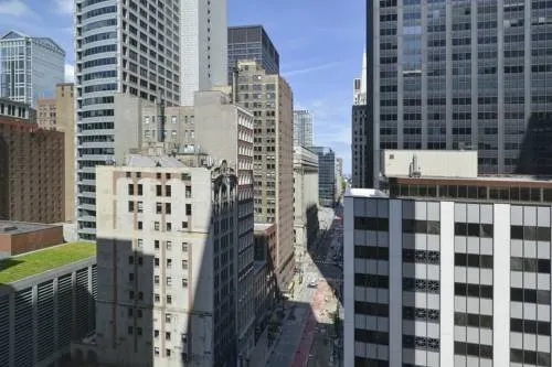 Luxury Apartments in Chicago - Image 1