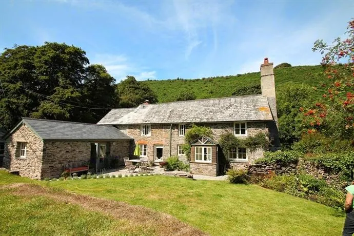 Poocks Cottage - Image 1