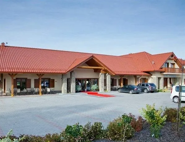 Hotel Austeria Niemczanska - Image 1