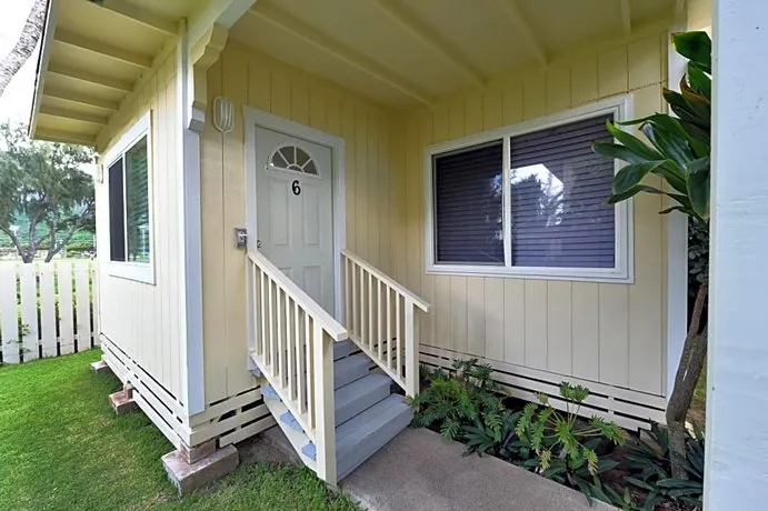 Waimanalo Beach Cottages - Image 1