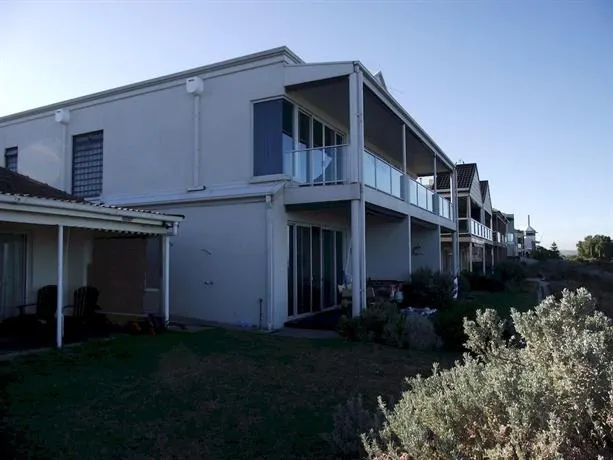Adelaide Beaches Holiday Villas - Image 1