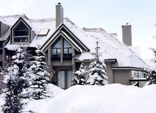 The Benchlands by Blackcomb Peaks Accommodation - Image 1