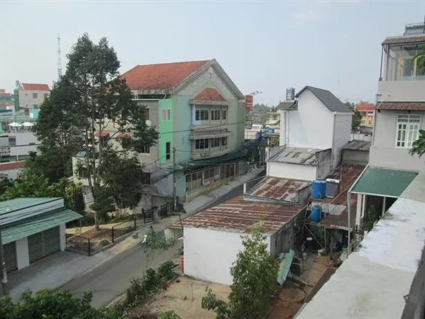 Ngoc Phuong Hotel - Image 1