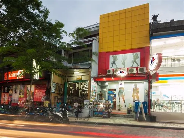 Cx Hostel Ground Zero - Image 1