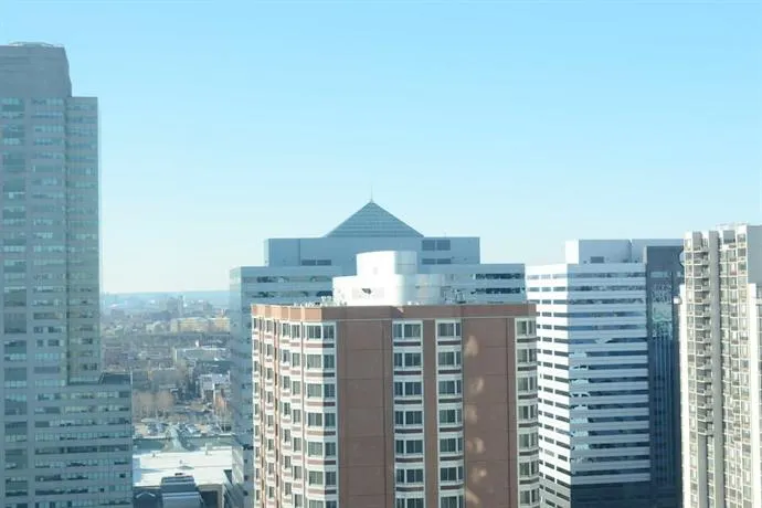 Cesar Suites At Southampton - Image 1