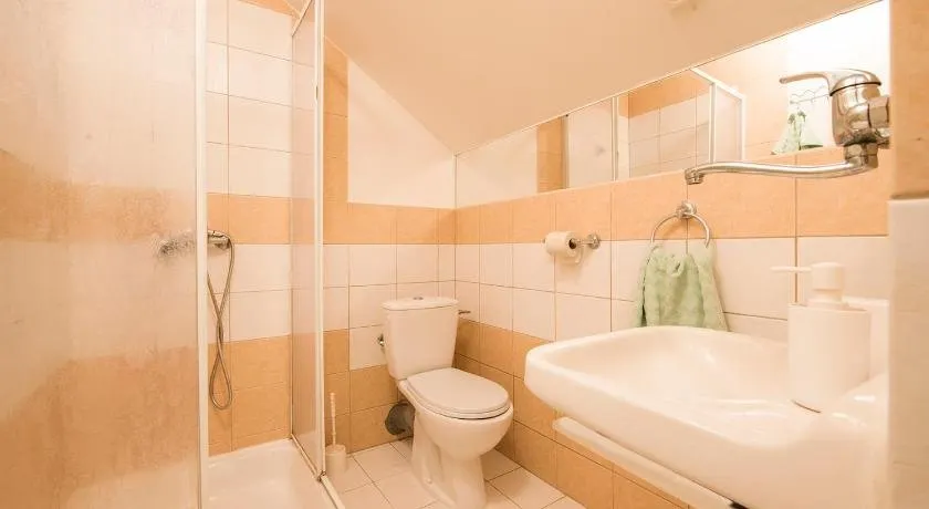 Privat Jonas - Image 1