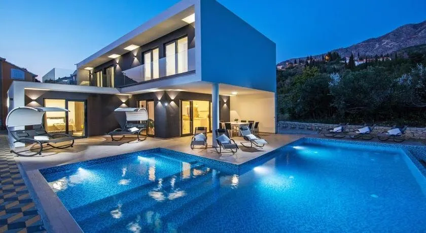 Ctdk308- New Luxury Holiday House For Up To 10 People - Image 1