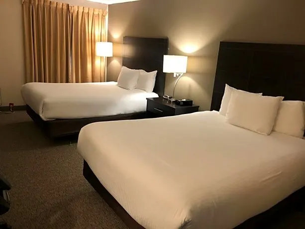 Ramada by Wyndham Lindsay - Image 1