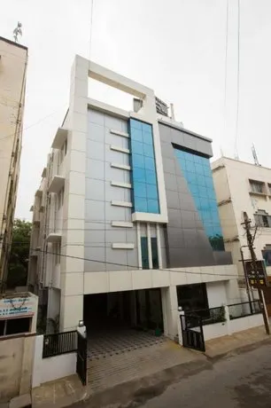 Vels Grand inn - Image 1