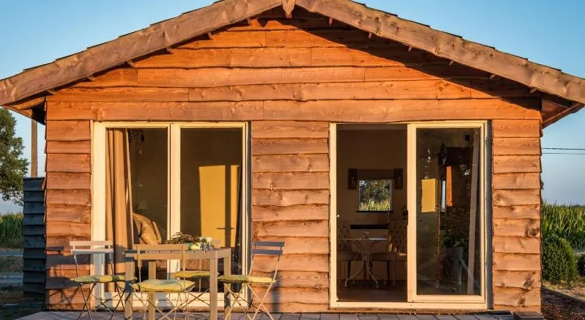 La Vie en Rose - a fully equipped pet friendly contactless house with fenced garden between the fields - Image 1