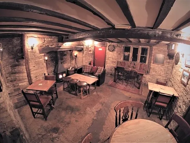 The Crown Inn Frampton Mansell - Image 1