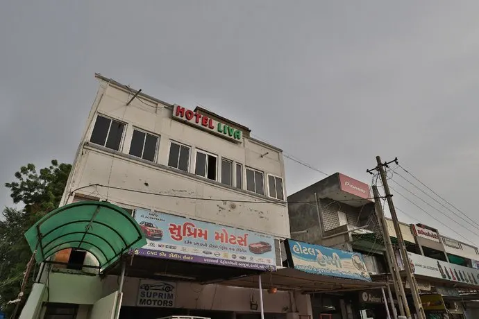 Hotel Liva by OYO Rooms - Image 1