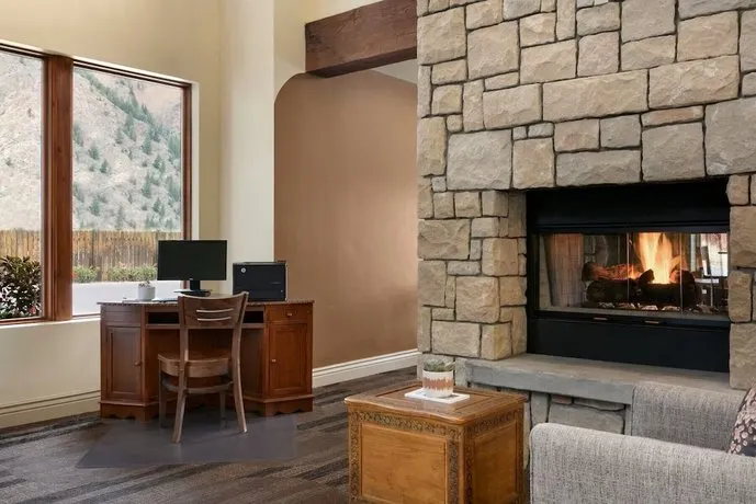AmericInn by Wyndham Hailey Sun Valley - Image 1