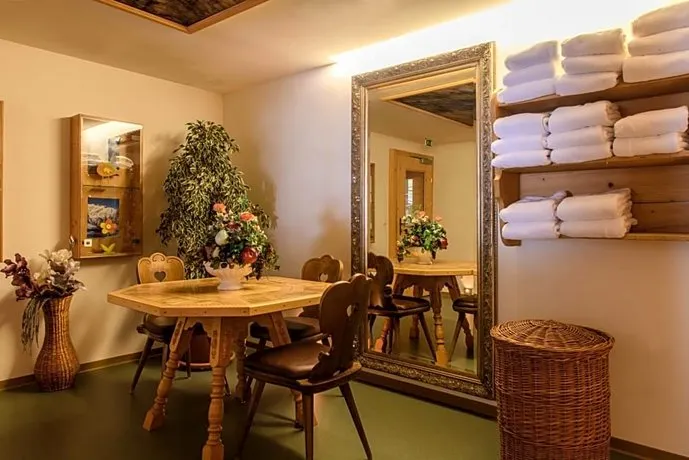 Hotel Alpenrose - Image 1