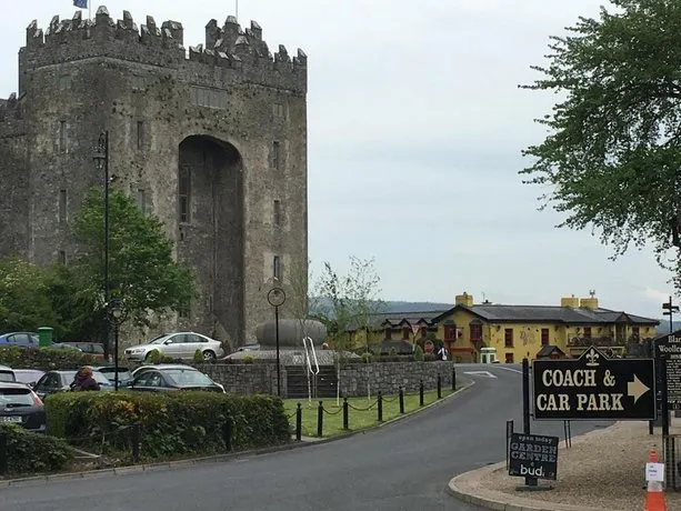 Bunratty Grove Bed And Breakfast - Image 1