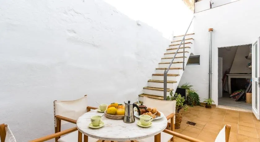 Townhouse Alejandra - Image 1