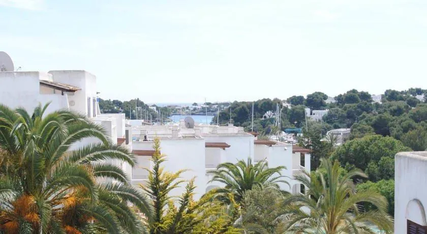 Marina Porto Cari - Image 1