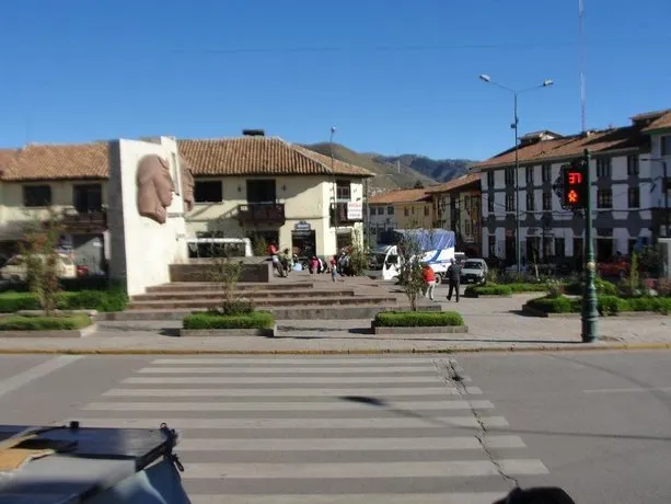 Emperatriz Guest House - Image 1