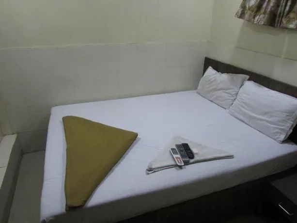 Hotel Royal Residency Kurla - Image 1