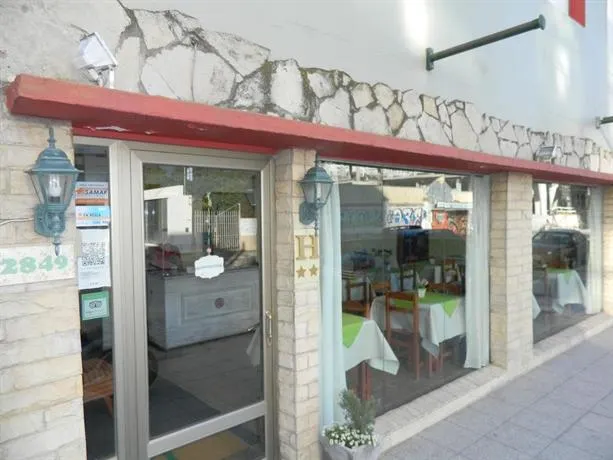 Las Heras Hotel - Image 1