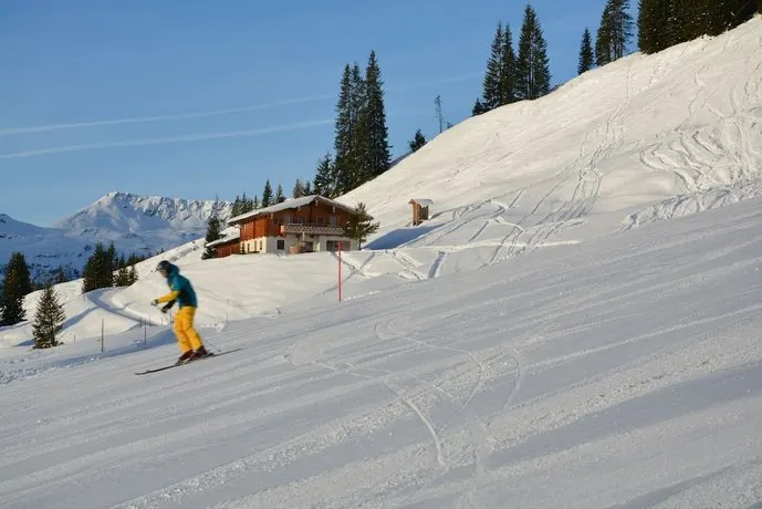 Alpine Deluxe Chalet Wallegg-Lodge - Ski In-Ski Out - Image 1