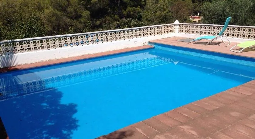 Chalet En El Monte Con Piscina - Image 1