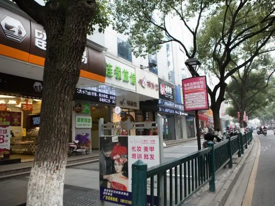 Luke Hotel - Image 1