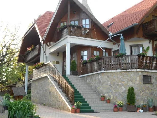 Ágneslaki Ökoturisztikai Centrum És Vadászház - Image 1