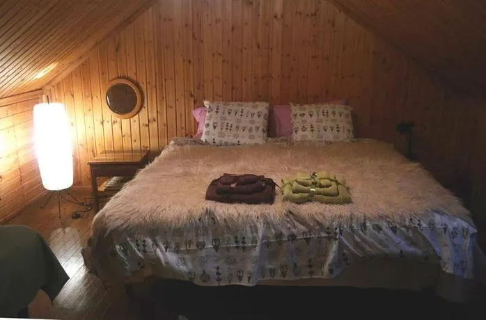 The Lake's House - Image 1