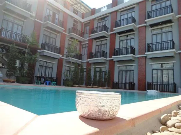 Nan Bwe- The Vibe Hostel - Image 1