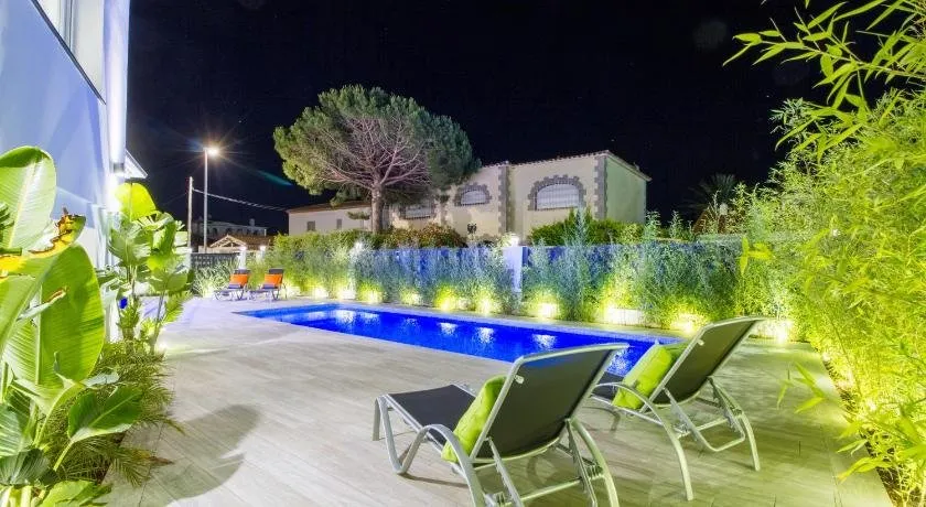 LEON Immo Villa Victoria - 10221 - Image 1