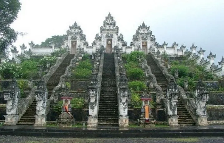 Ayuri Guesthouse - Image 1